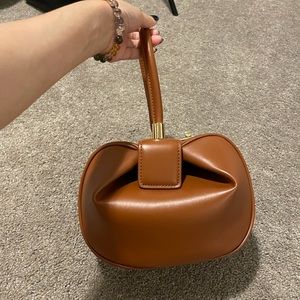 Caramel top handle bag
